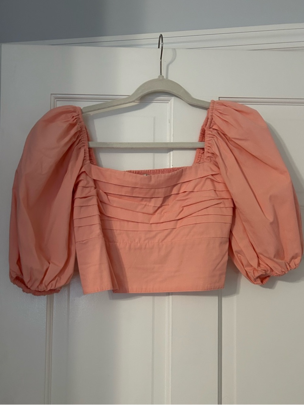Abercrombie and Fitch Women’s Size M Puff Sleeve Coral Crop Top